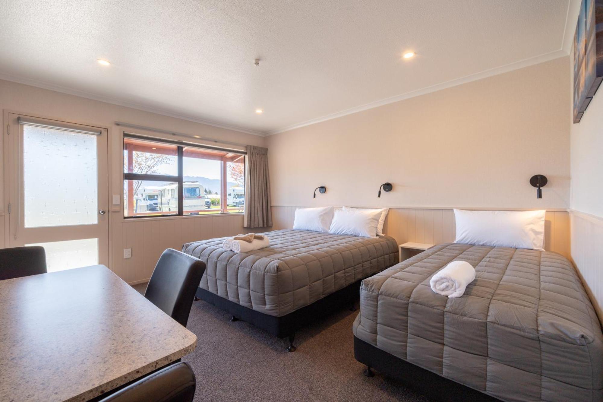 Te Anau Top 10 Holiday Park And Motels Exteriör bild