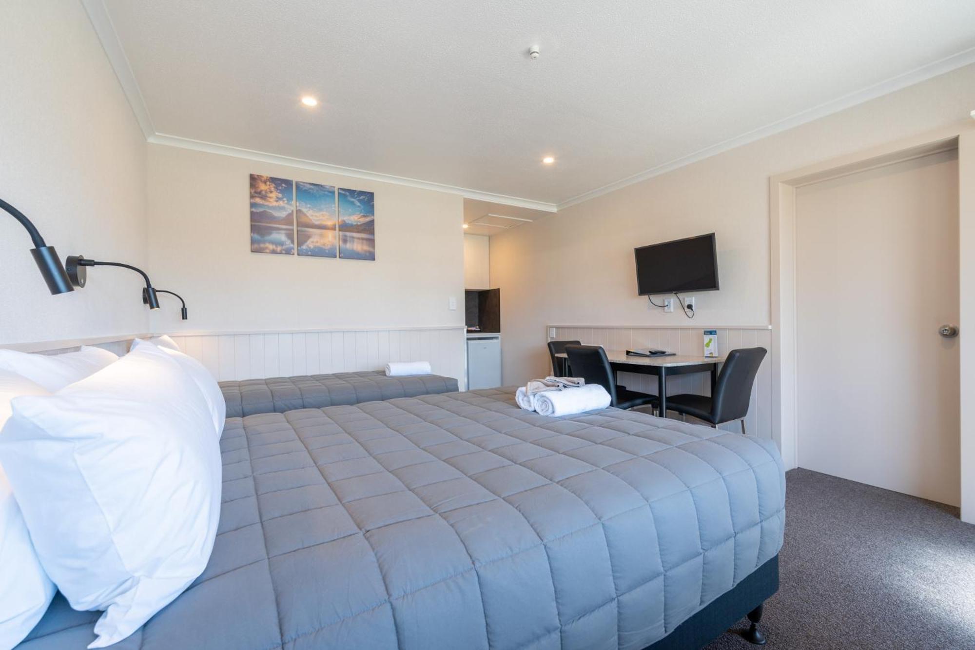 Te Anau Top 10 Holiday Park And Motels Exteriör bild